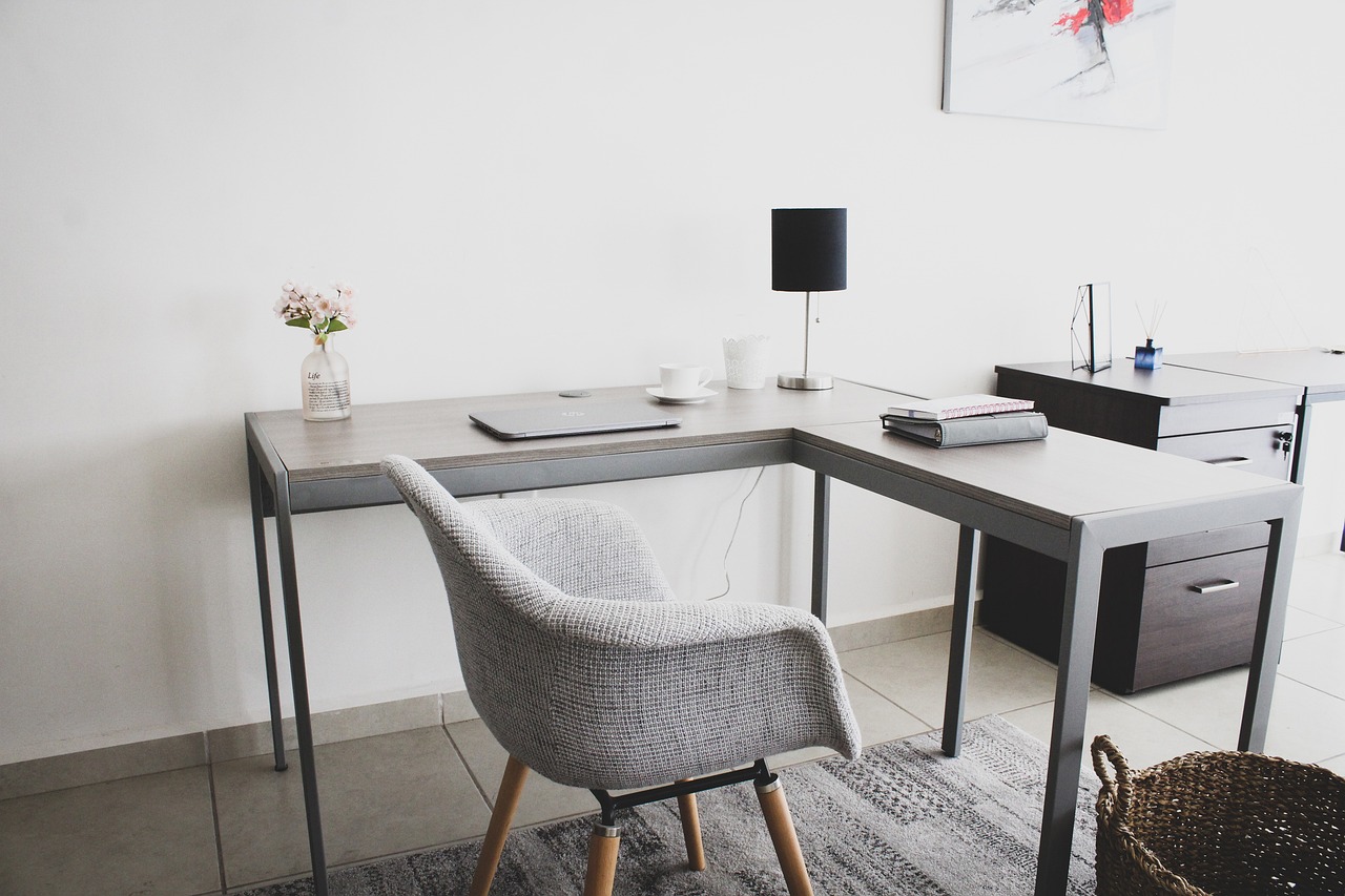 The End-of-Day Review: Five Minutes That Close the Loop on Your Work